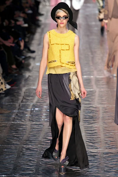 Look 37